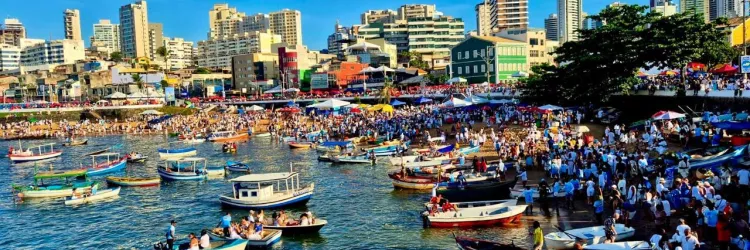 Fé e tradição marcam a Festa de Iemanjá em Salvador