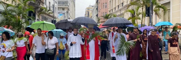 Domingo de Ramos inicia celebrações da Semana Santa, com incremento do turismo religioso baiano