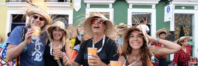 Turistas nacionais e estrangeiros aprovam São João da Bahia no Pelourinho